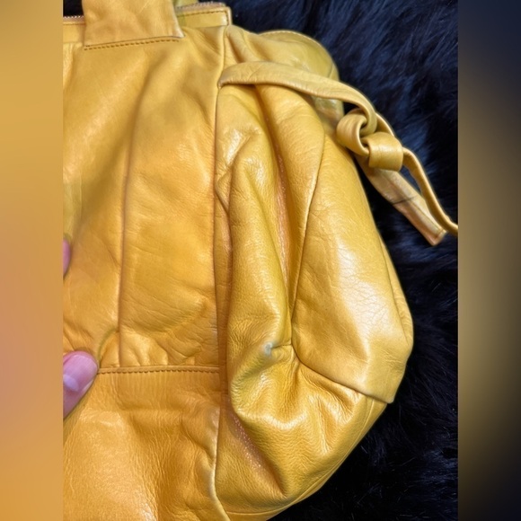 GUCCI RARE YELLOW HANDBAG EUC - Picture 14 of 17